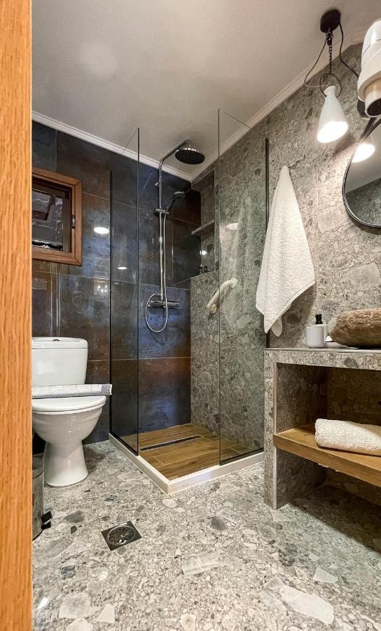 Captain'S Memories Stylish Harbour Apartments Chalki Town Eksteriør billede