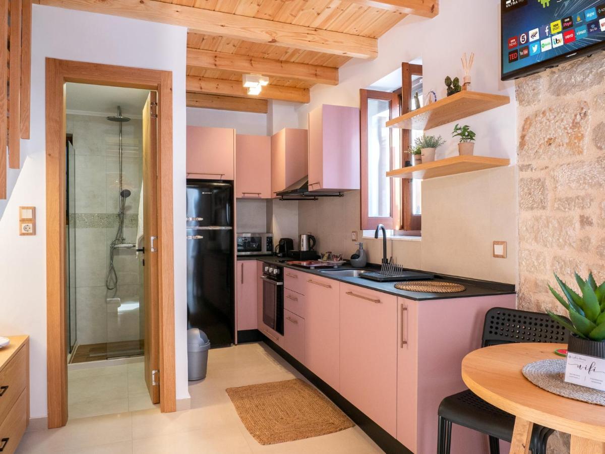 Captain'S Memories Stylish Harbour Apartments Chalki Town Eksteriør billede